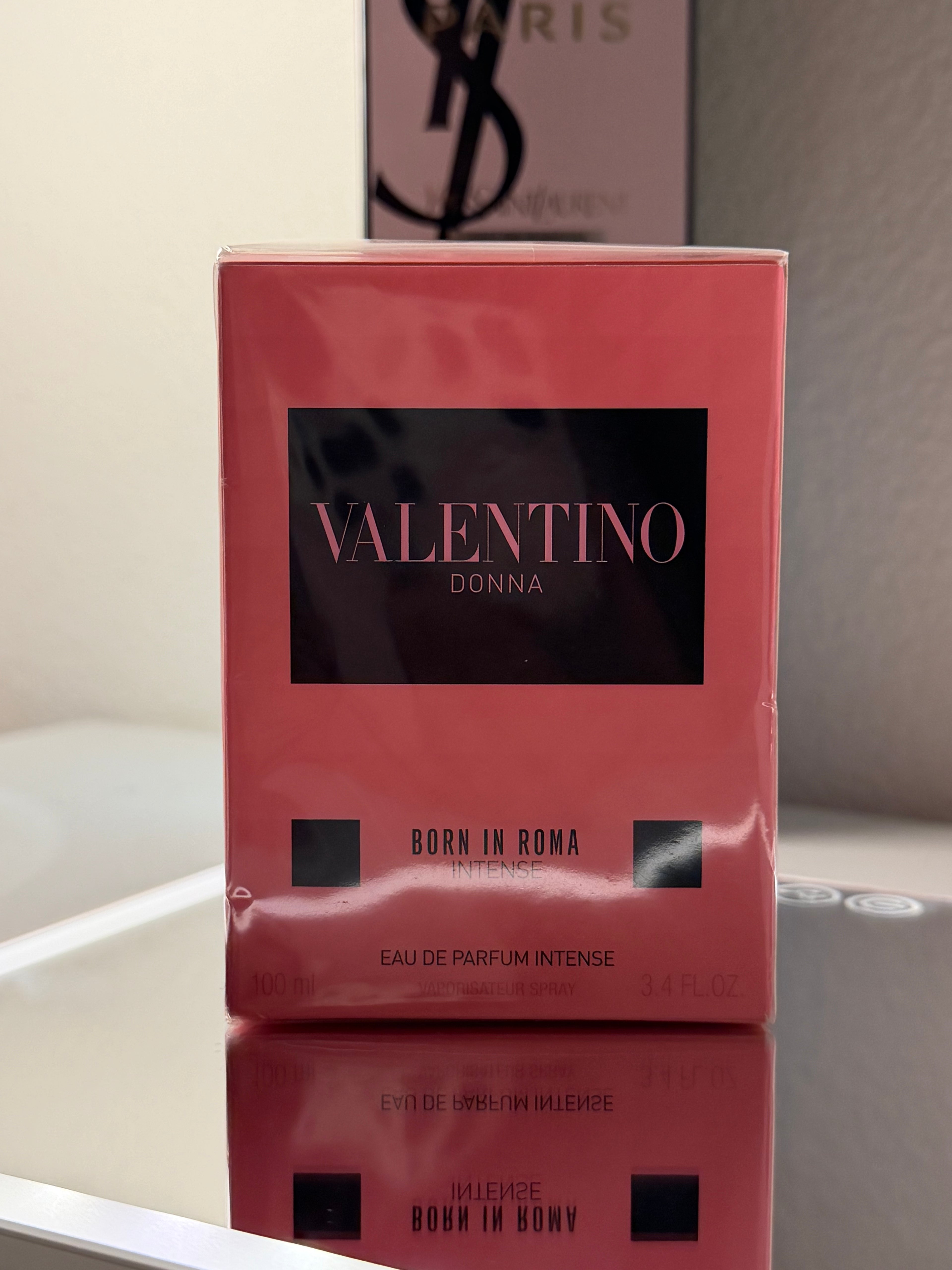 Valentino Donna Born in Roma Intense