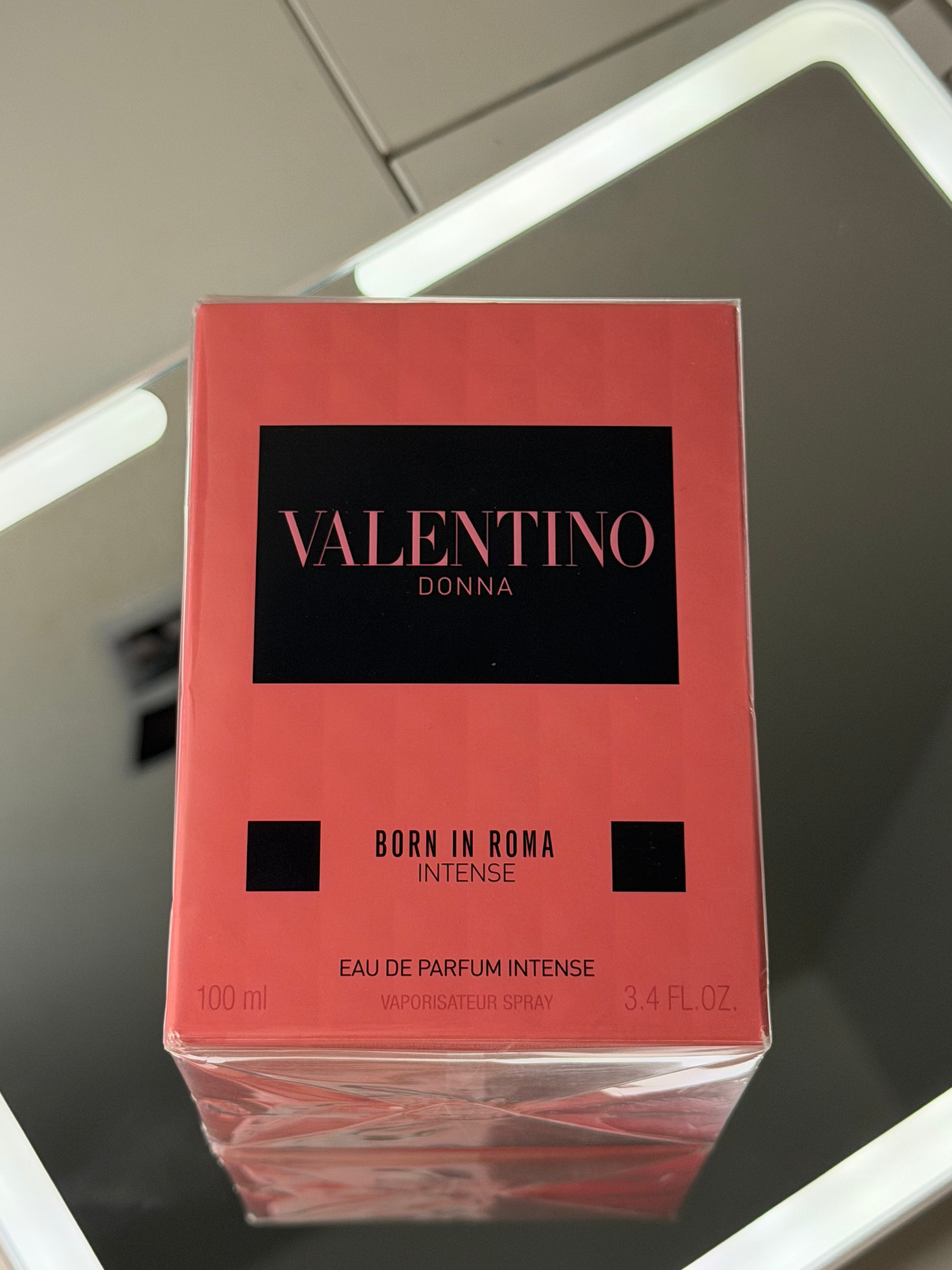 Valentino Donna Born in Roma Intense