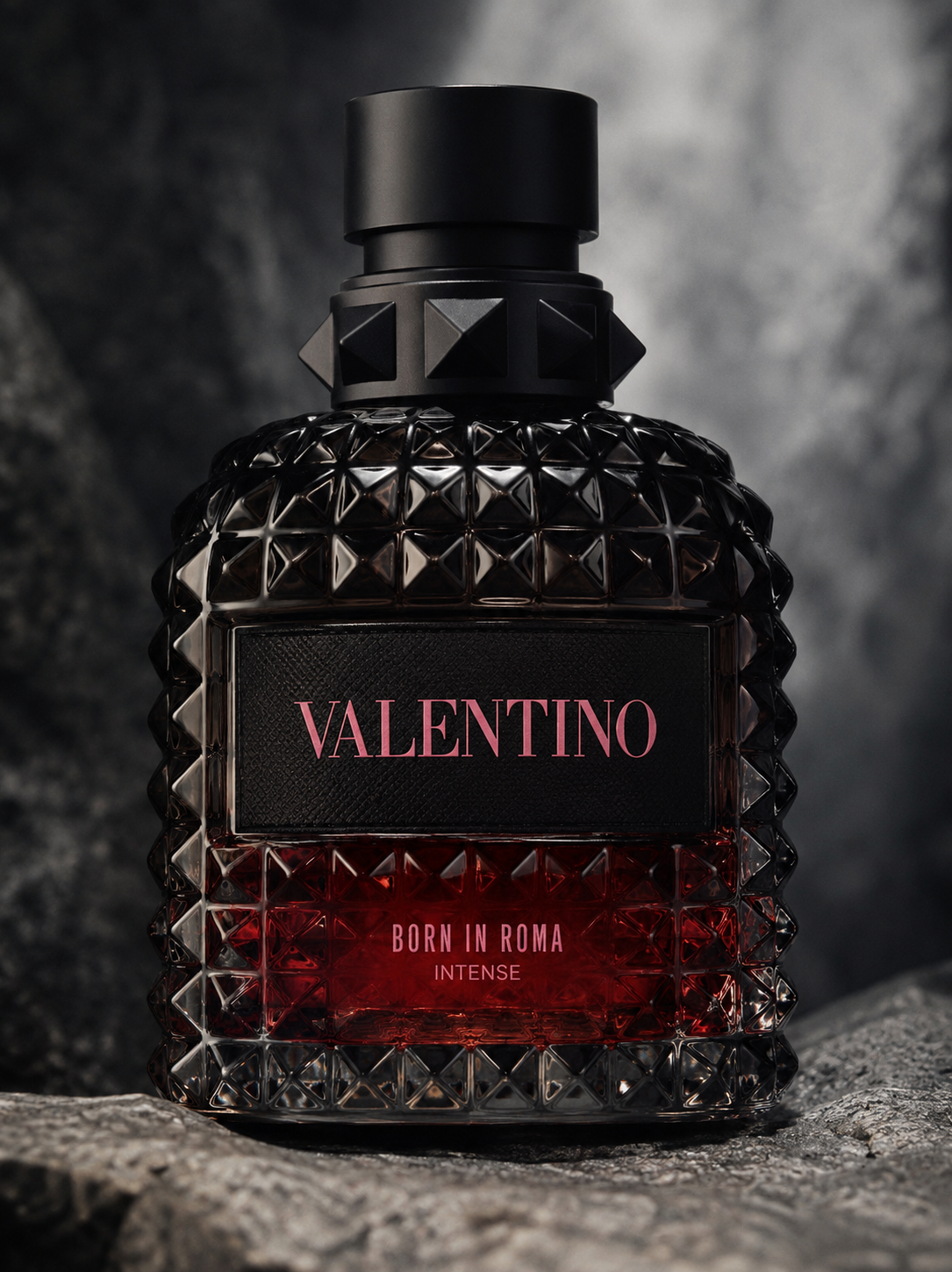 Valentino Donna Born in Roma Intense